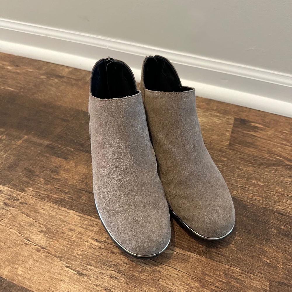 The FLEXX Ankle Booties Suede